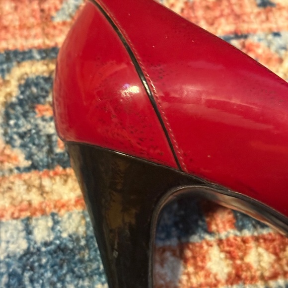 Ann Taylor Peep Toe Patent Leather Red Platform Heel Pump/black piping. Size 7.5 - Picture 17 of 17